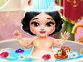 Игра Белоснежка: Купание малышки онлайн